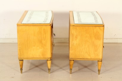 tables de chevet, années 50, bois plaqué, érable, verre miroir, décorées, laiton, #modernité, #meubles
