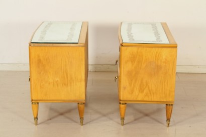 comodini, anni 50, legno impiallacciato, acero, vetro specchiato, decorato, ottone, #modernariato, #mobilio