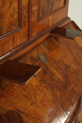 Neoclassical Drop-Leaf Chest of Drawers Walnut Olive Late 1700s