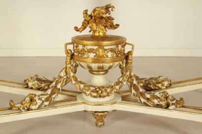 Neoklassische Wandtisch