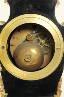 Reloj de mesa, reloj antiguo, reloj antiguo, reloj tipo boulle, reloj con incrustaciones, reloj con números romanos, números romanos, {* $ 0 $ *}, anticonline