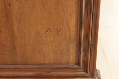 Wardrobe in solid walnut 18th Century