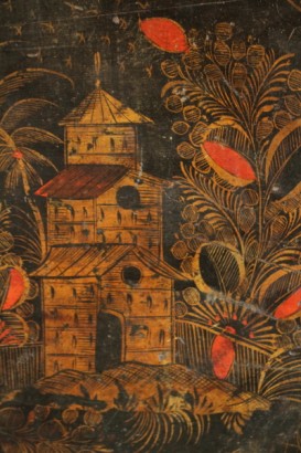Particolare decorazione orientale Vassoio in legno, laccato e dipinto a motivi orientali