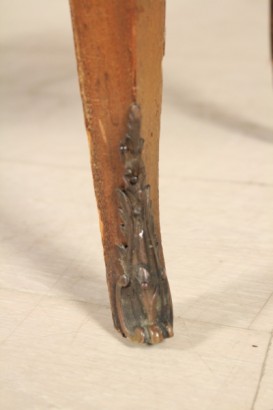 Detail Fuß kleine Brust mit Marmor