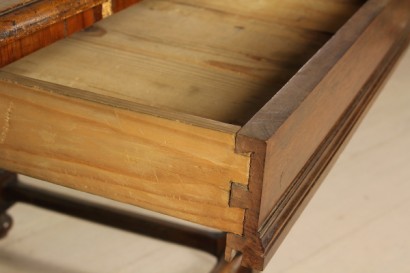 Tavolino legni antichi - particolare