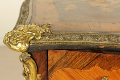 Particular carving Desk from Napoleon III