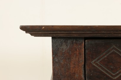 Table avec tiroirs-détail