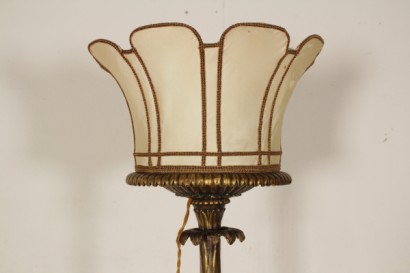 Lampada da terra in legno dorato, Lampada da terra, bottega del 900, lampada, antichità, #dimanoinmano, #bottega900, #antichità, #Lampadadaterrainlegnodorato, elementi fogliacei, piedini ferini