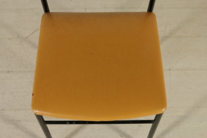 sedie, sedie di design, sedie design italiano, sedie anni 60, #dimanoinmano, #sedie, #sediedidesign, #sediedesignitaliano, #sedieanni60, anni 60, rivestimento in similpelle, sedie vintage, vintage italiano, sedie di modernariato, modernariato italiano