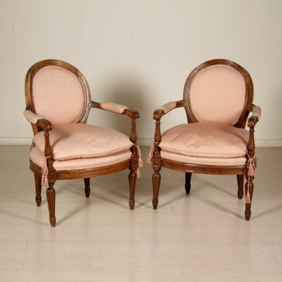 Par de sillones estilo neoclásicos