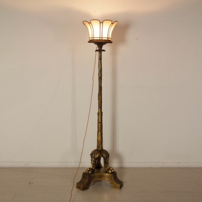 Floor lamp in gilded wood, Floor lamp, 20th century workshop, lamp, antiquity, # {* $ 0 $ *}, # bottega900, # antiquity, #Lampadaterrainlegnodorato, leafy elements, feral feet