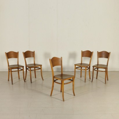 Gruppe 5 Thonet-Stühlen