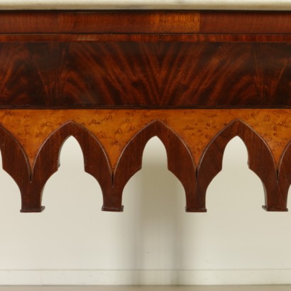 Neo-Gothic parietal table-detail
