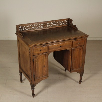 Neoclassical desk from Center