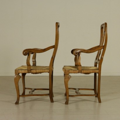 Grupo de 8 sillas y 2 sillas laterales del brazo