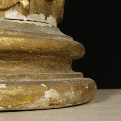 Paire de colonnes sculptée-détail