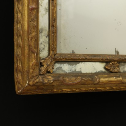 Miroir en bois sculpté et or - détail