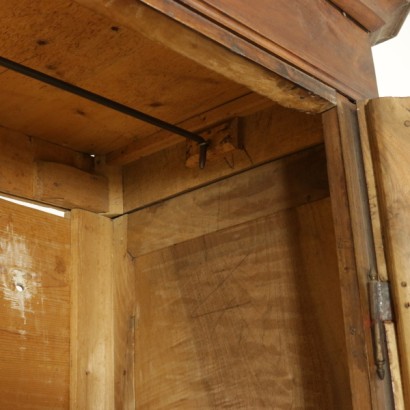 Gabinete en madera de nogal - detalle