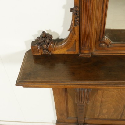 Console with mirror - detail