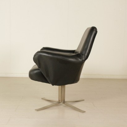 Armchair by Giulio Moscatelli - side