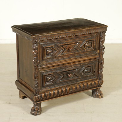 {* $ 0 $ *}, commode antique, commode porte abattant, commode aux gargouilles, commode pieds sauvages, commode 900, commode XXe siècle, commode Italie, commode noyer, commode peuplier