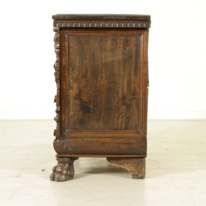 {* $ 0 $ *}, commode antique, commode porte abattant, commode aux gargouilles, commode pieds sauvages, commode 900, commode XXe siècle, commode Italie, commode noyer, commode peuplier