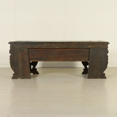 {* $ 0 $ *}, carved bench, bench with caryatids, bench with leaf elements, bench with internal compartment, opening bench, 900 bench, twentieth century bench, Italian bench, walnut bench, neo-renaissance style bench