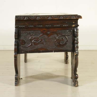 {* $ 0 $ *}, carved bench, bench with caryatids, bench with leaf elements, bench with internal compartment, opening bench, 900 bench, twentieth century bench, Italian bench, walnut bench, neo-renaissance style bench