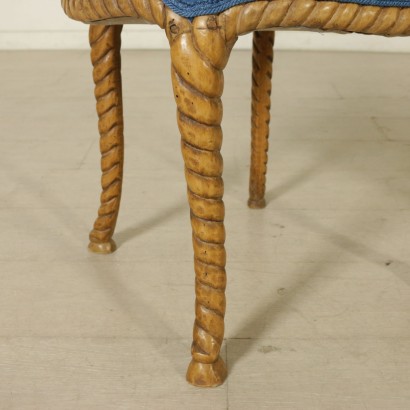 Par de sillas talladas en la cuerda de detalle