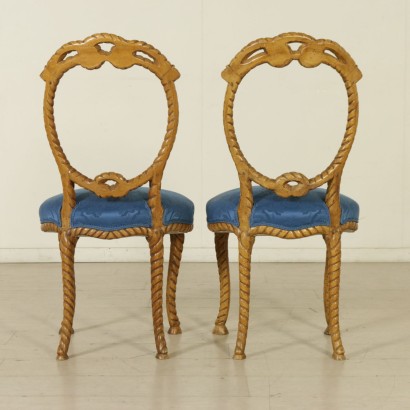 Paire de chaises sculptées à la corde et à l'arrière