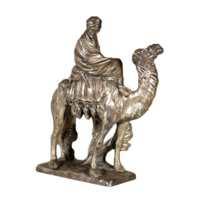{* $ 0 $ *}, Terrakotta-Statuette, Statuette mit orientalischem Motiv, Statuette in Silberfolie, Statuette M. Fabris, Statuette von 1900