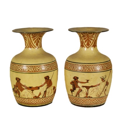 Paire de vases décorés de scènes classiques de