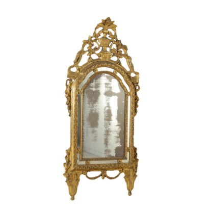Miroir doré de style néoclassique