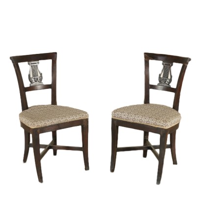Pair chairs early 800