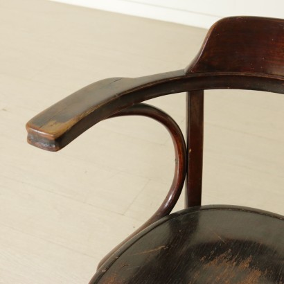 Pair of Kohn small armchairs - detail