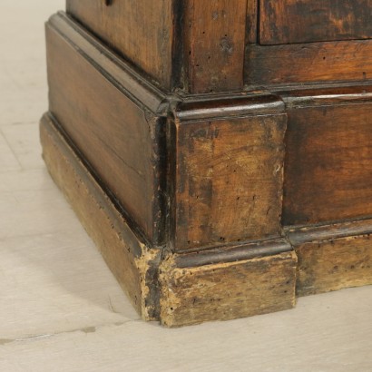 Sideboard antique wood - detail