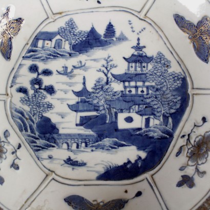 Plate in porcelain