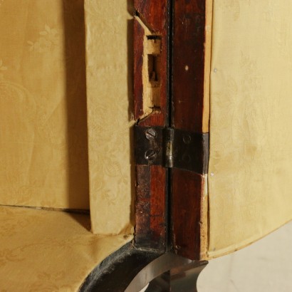 Sideboard mit konvexem Frontdetail