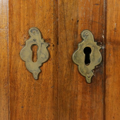 Cupboard with three doors - detail