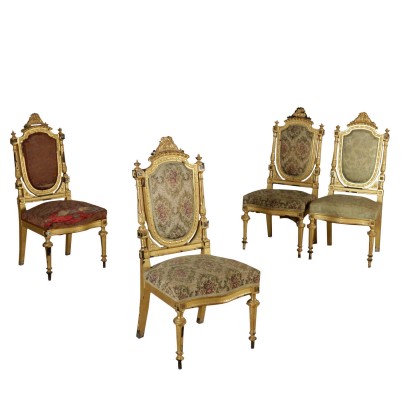 Gruppe vier Stühlen