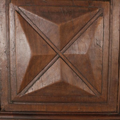 Angoliera in Antikem Holz -detail