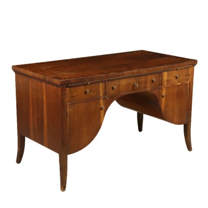 Desk from the center in the Neoclassical