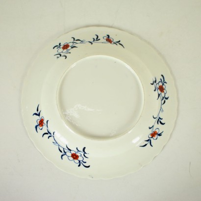 Group de douze Assiettes Porcelaine Europe XVIIIe siècle