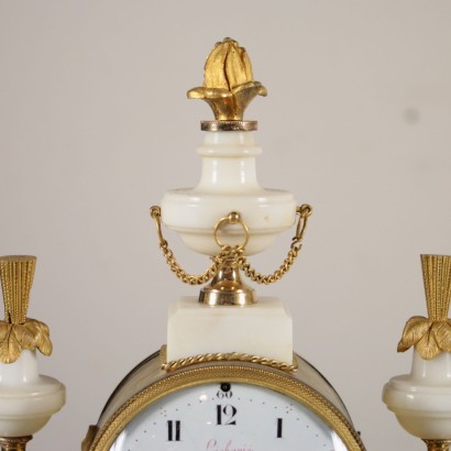Antik, Uhr, antike Uhr, antike Uhr, italienische antike Uhr, antike Uhr, neoklassizistische Uhr, Uhr aus dem 18. Jahrhundert, Pendeluhr, Wanduhr, Lèchopiè à Paris Uhr, Lechopie
