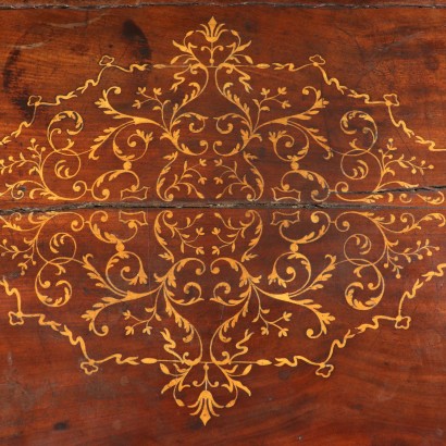 Drop-Leaf Table Maple Mahogany England 19th Century