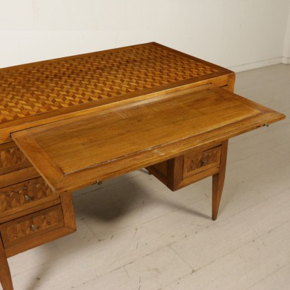 Small Neoclassical Desk Maple Cherry Walnut Italy 1700s