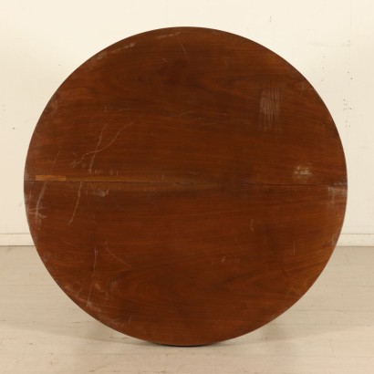 Round Extendable Walnut Table Italy Mid 19th Century