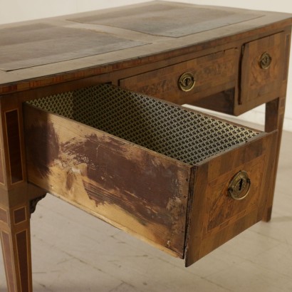 Desk Antique Wood Manufactured in Italy Last Quarter of 1700s
