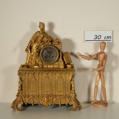 Uhr Pariser Neugotische