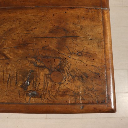Mesa en madera de Nogal - Detalle